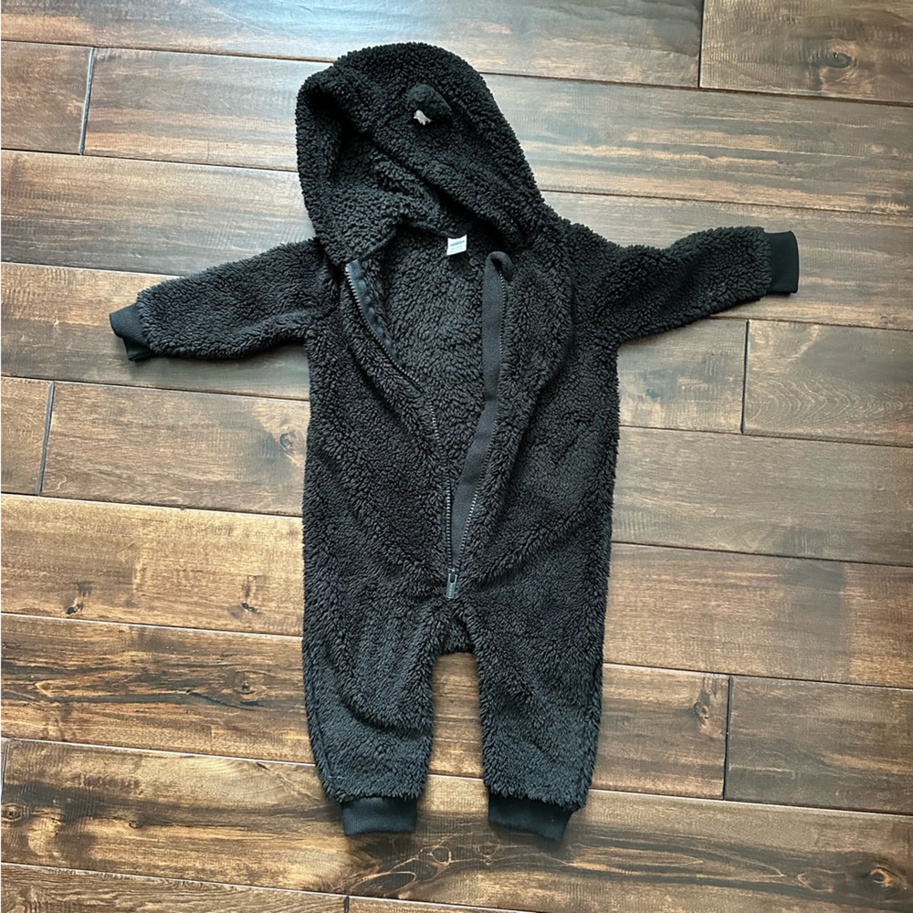 Old Navy Sherpa hooded one piece 12-18M